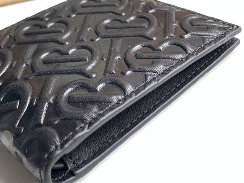 Bv*b*rry wallets